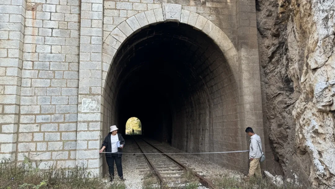 重走个碧石铁路鸡个段