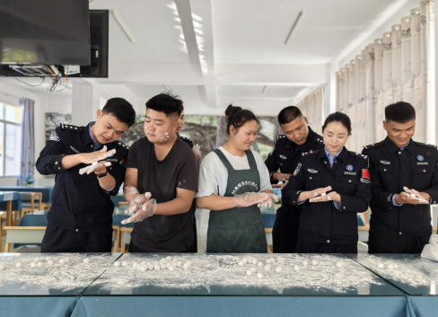 元宵暖警营—芒棒分站包汤圆庆团圆