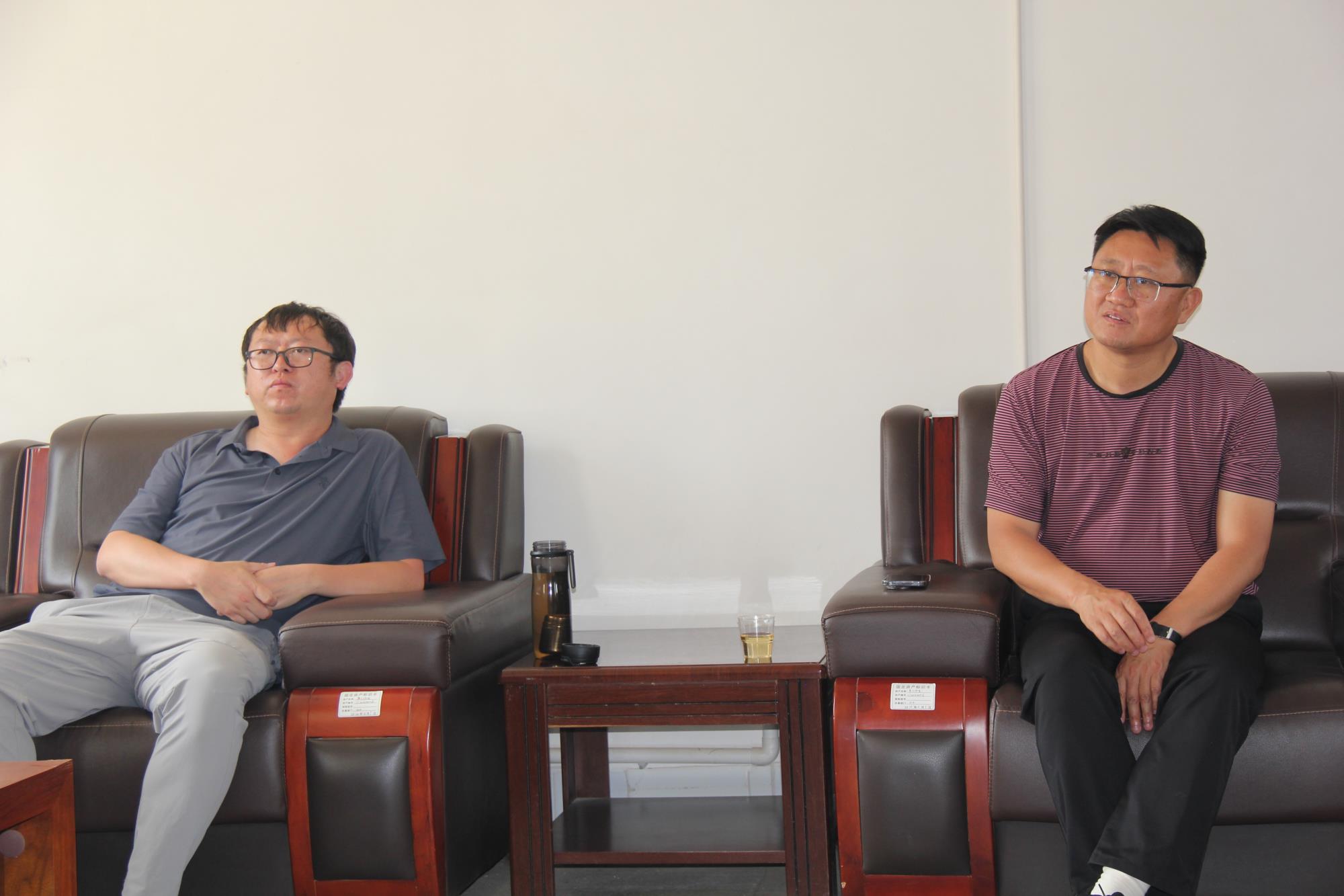 云南祥云县退役军人事务局和关爱退役军人协会到刘厂镇调研