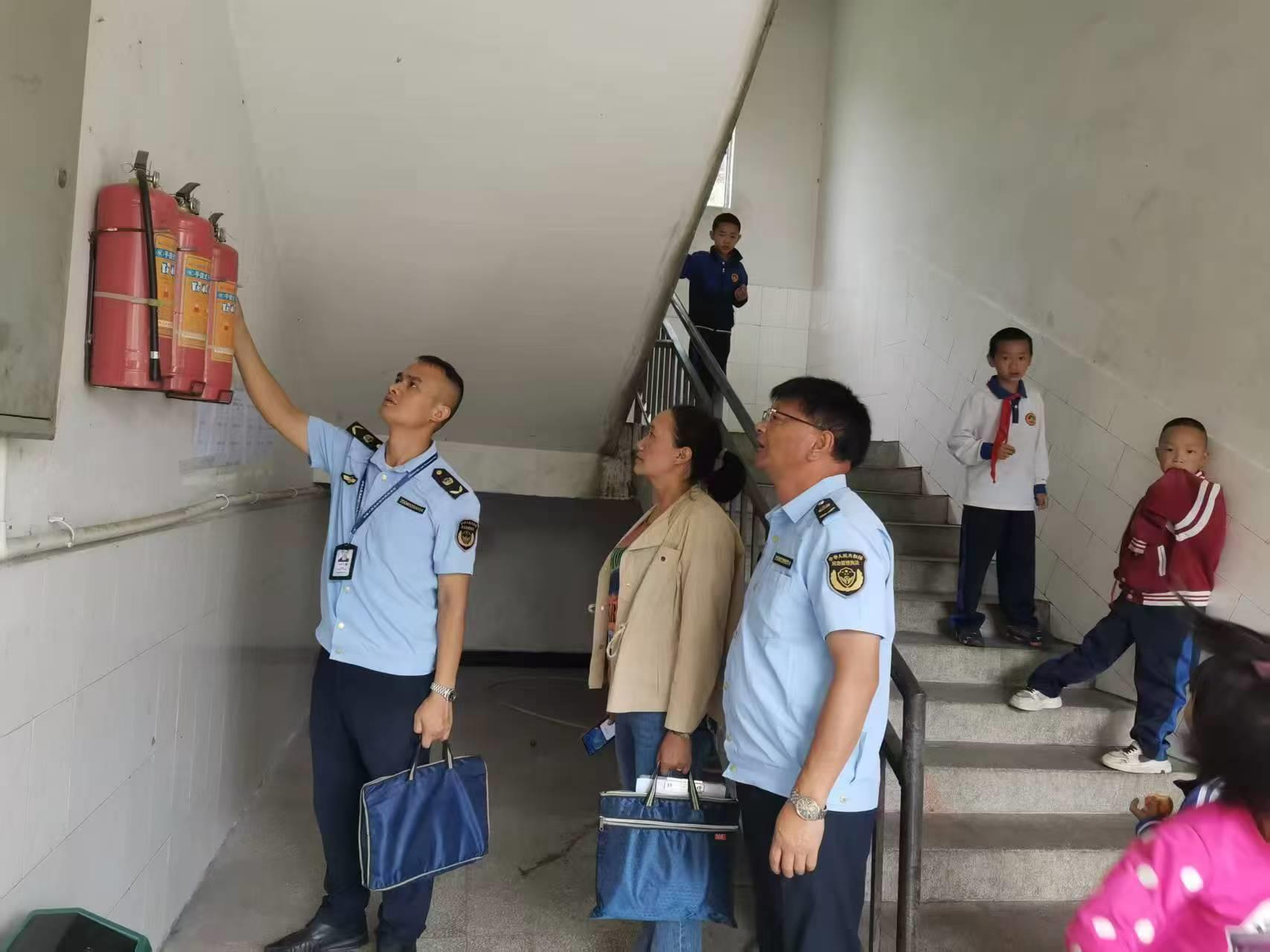 凤庆县鲁史镇：树牢安全生产防线