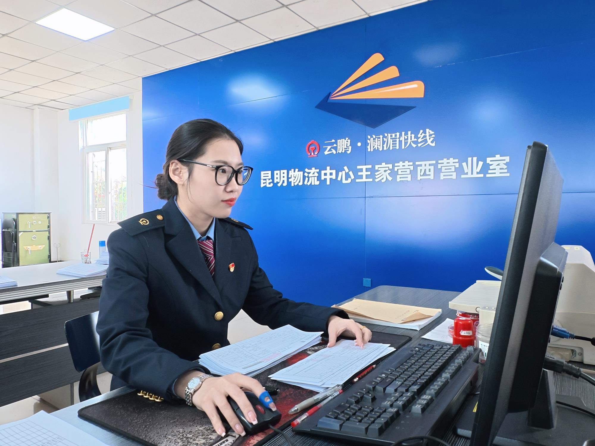 “白货”班列解客忧：货物“今日发、明日达”