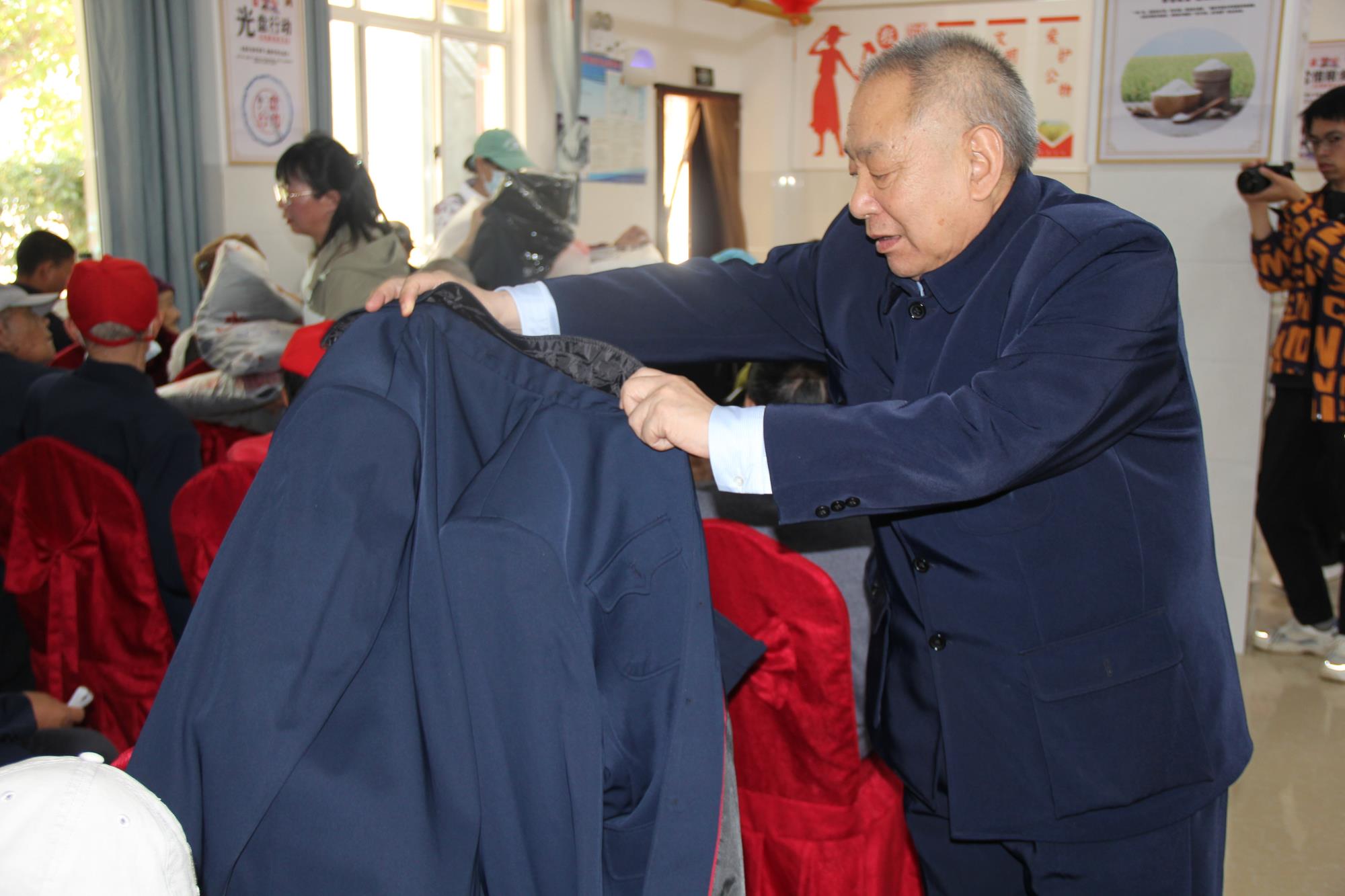 云南祥云县云南驿镇中心敬老院开展系列活动庆祝节日