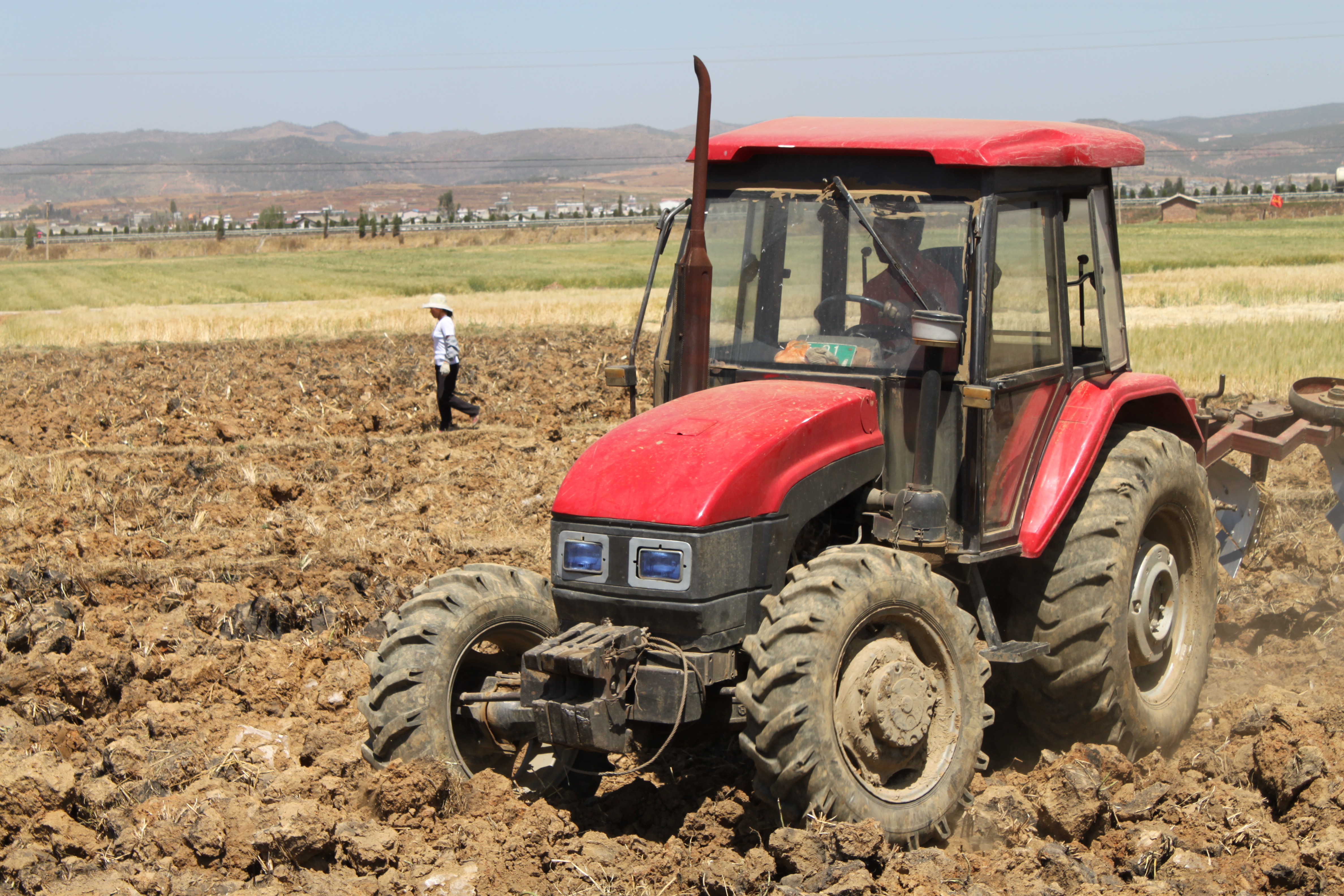 云南祥云县以农业机械化支撑农业现代化建设