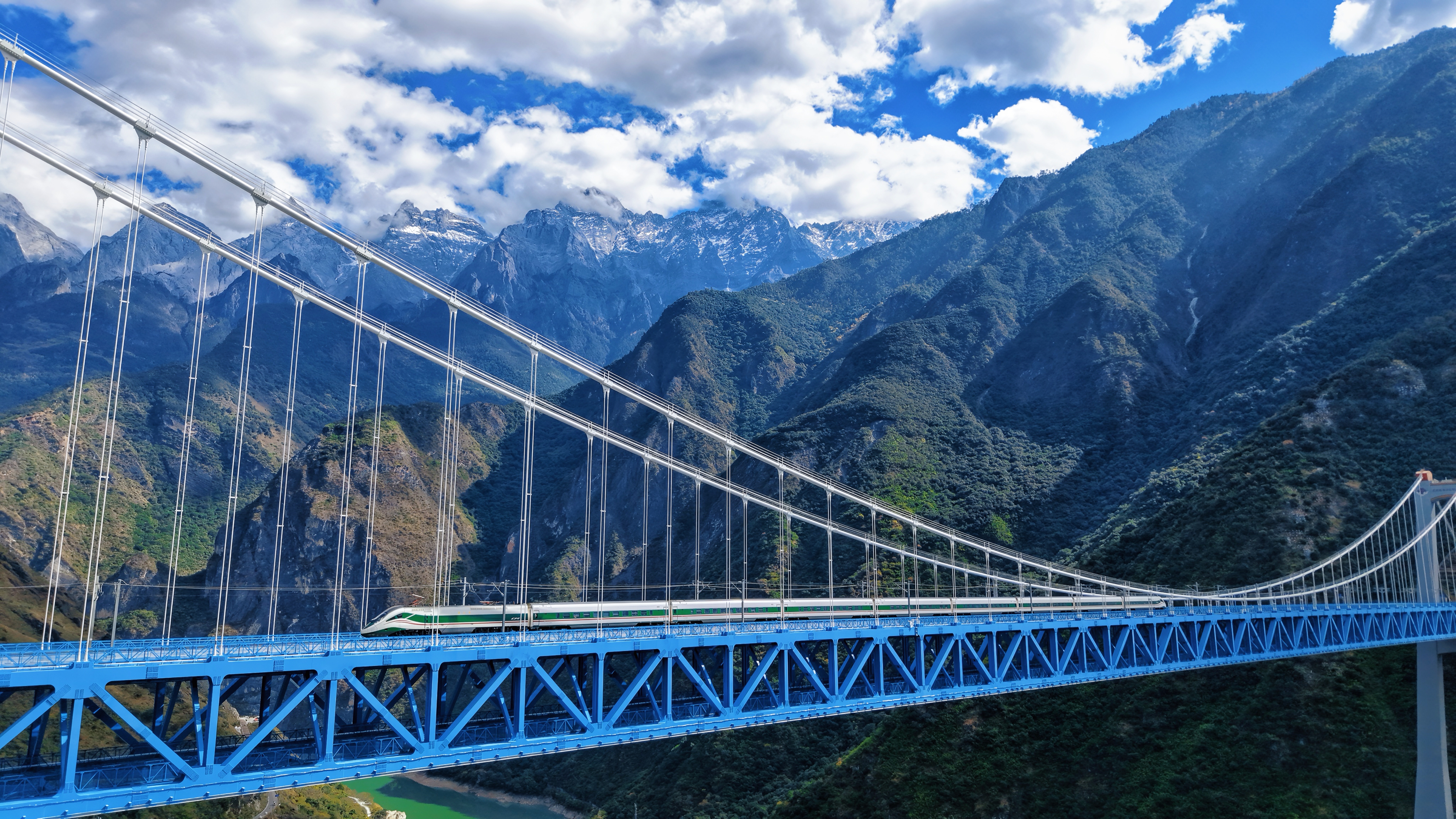 云南丽香铁路开通两周年发旅客超700万人次运输货物188万吨