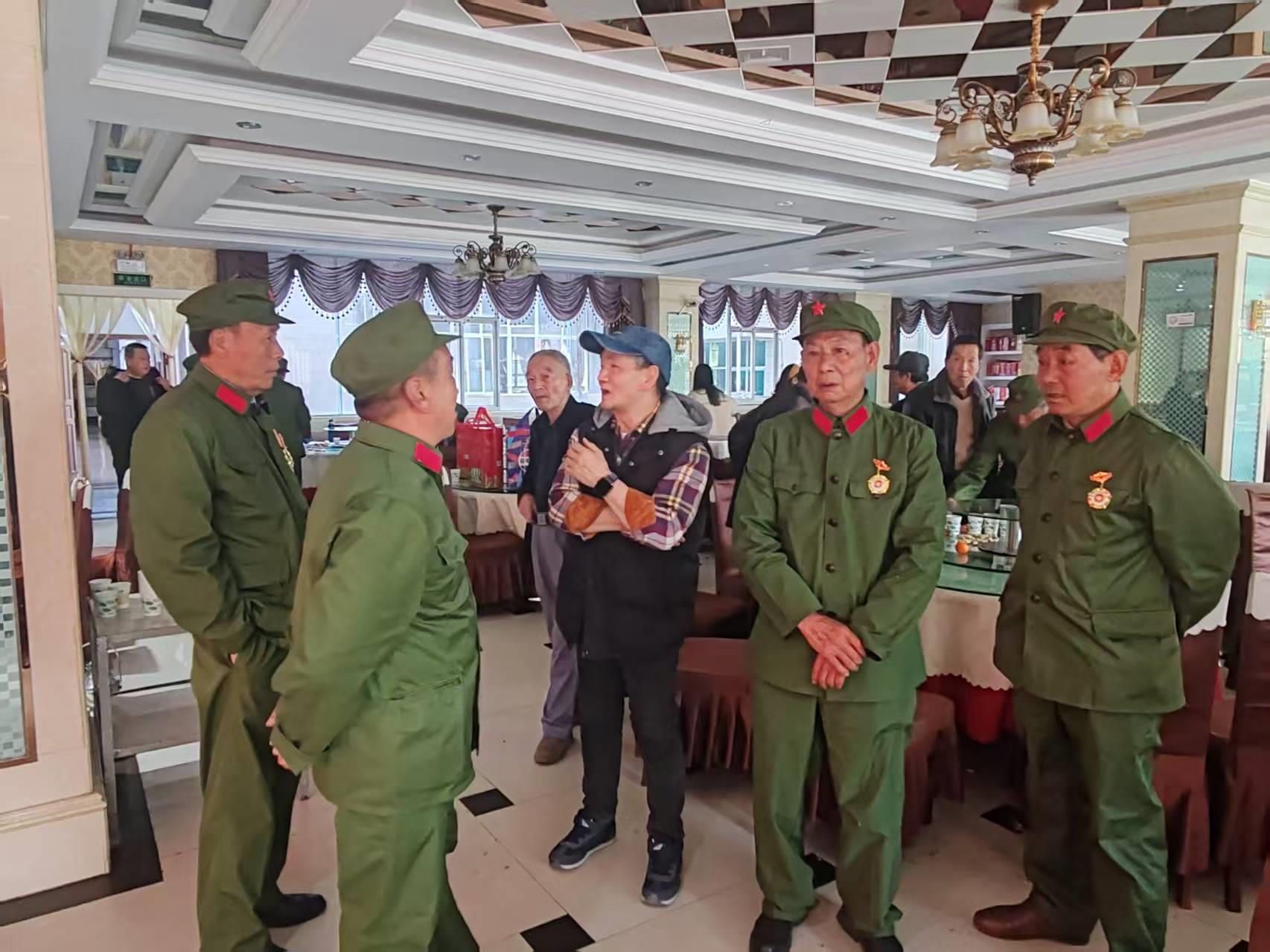 云南祥云县关爱退役军人协会第十一活动组在祥云老兵举行迎新春座谈会