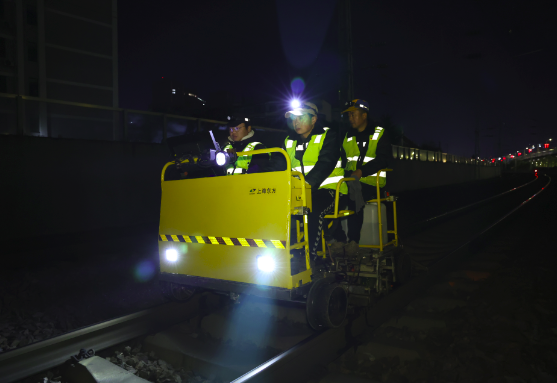 “小黄车”护航回家路