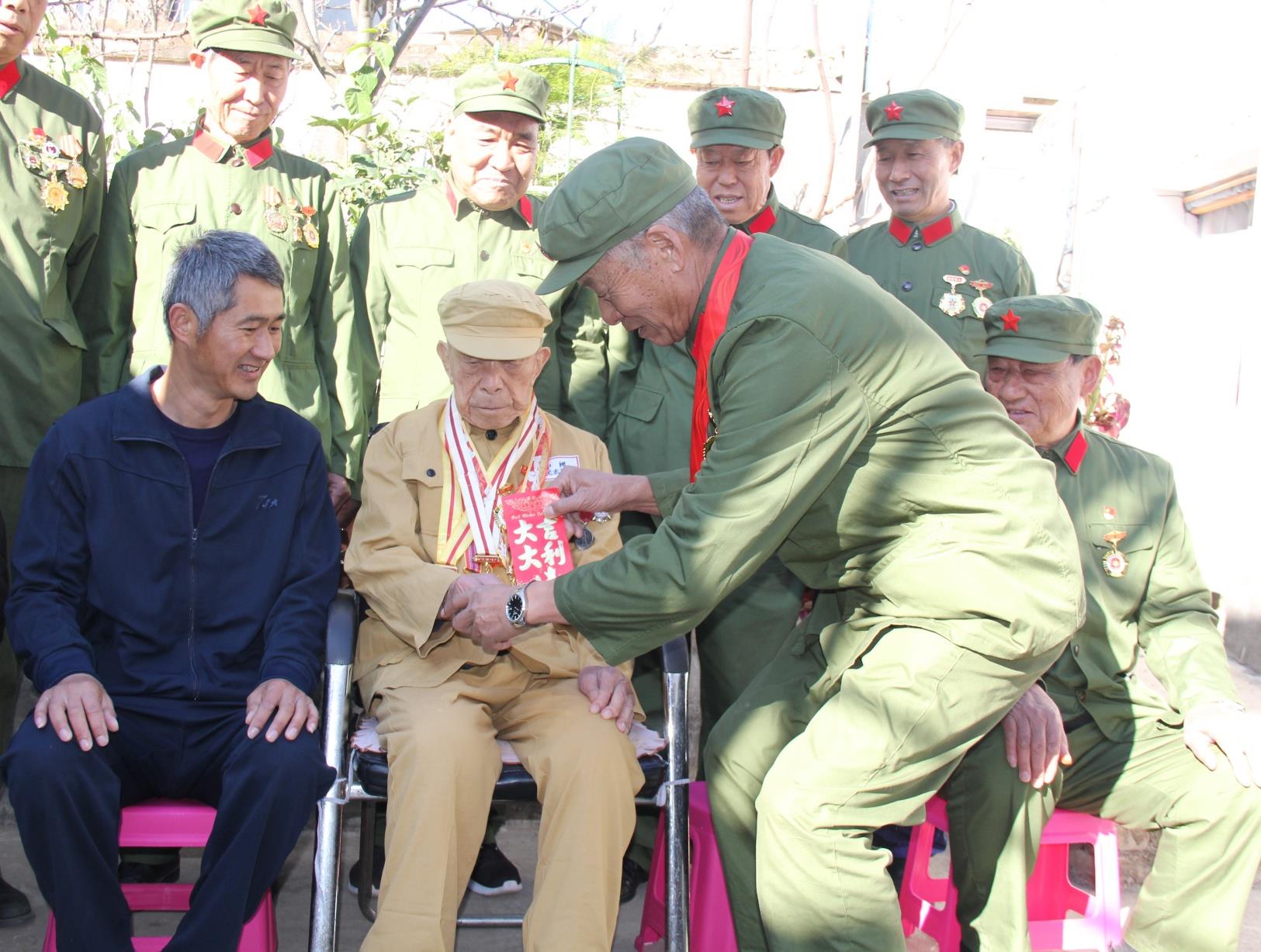 云南祥云县关爱退役军人协会第一组慰问志愿军老战士和重病老兵