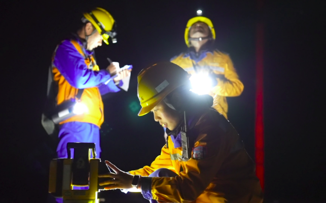 女工长袁婷“四字巡检法”为接触网精准把脉