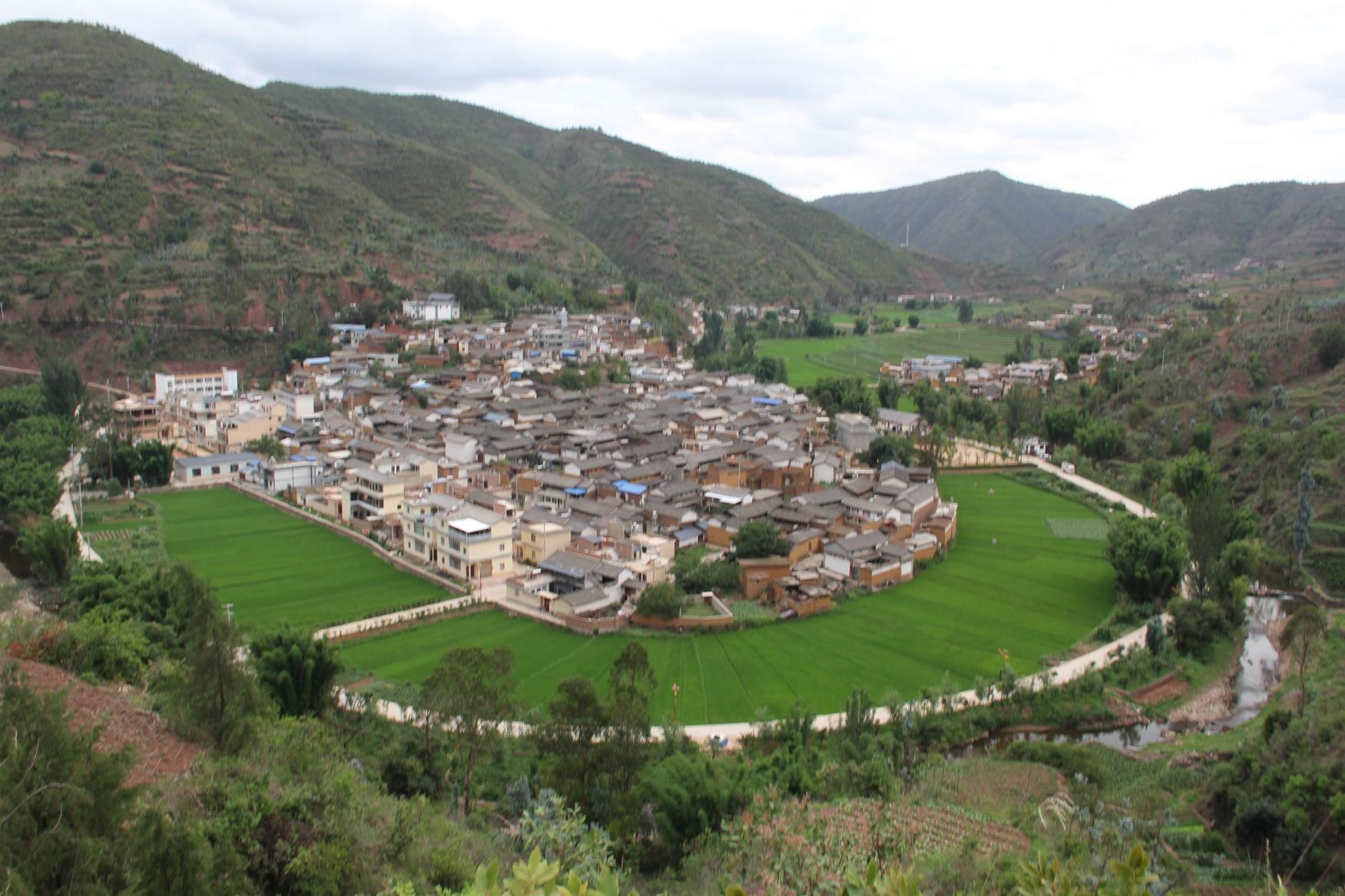 云南祥云县金旦彝族村山美水美更宜居