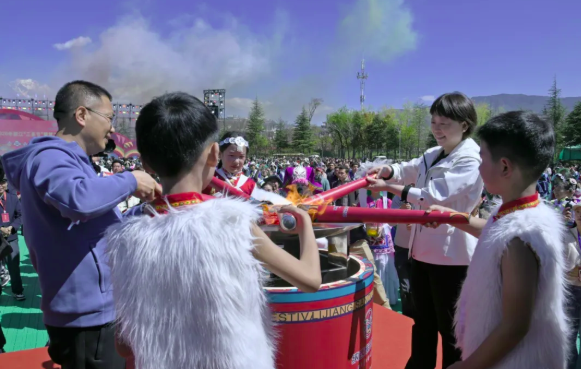 2026年丽江三多节暨第二届“和和美美”特色文化季启动  浦虹聂金辉崔家周白庚胜等出席启动仪式