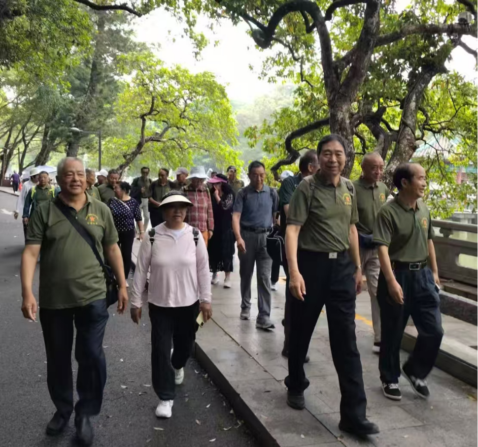 深圳老兵赴惠州接受红色文化教育