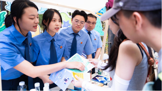 巡津街巷春潮涌 知产普法护创新