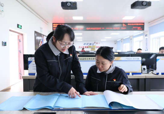 铁道“啄木鸟”护假日安全