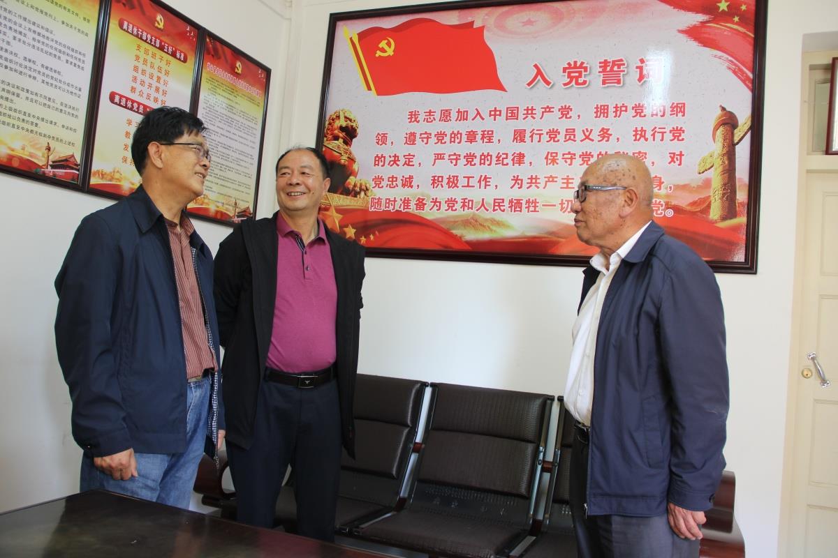 【典型事迹】赵祖龙：用爱办刊