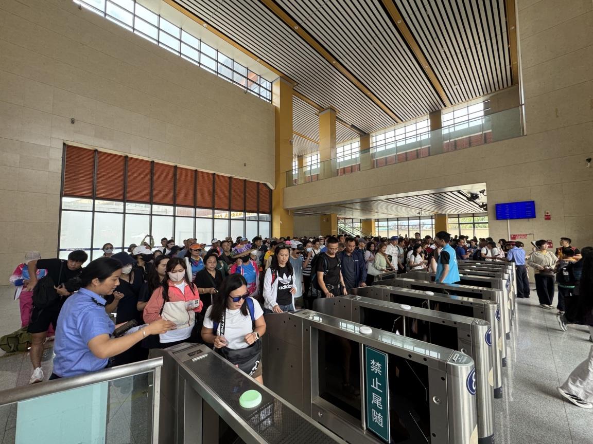 云南今年端午假期铁路预计发送旅客159.6万人次